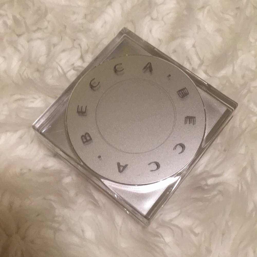 BECCA Soft Light Blurring Powder in “Pink Haze”